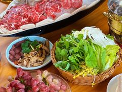 -周老三跷脚牛肉·全牛火锅(非遗传承店)
