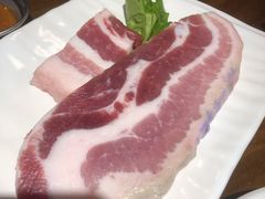 厚切五花肉-·缸桶屋·韩式牛肋条自助烤肉(西湖D11店)