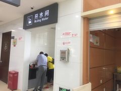 -窦店服务区-停车场