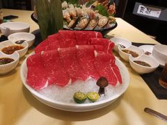 精选雪花肥牛-余欢领鲜火锅(新街口店)
