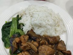 红烧茄子鸡腿肉饭-芬芳甜品(体育东横街店)