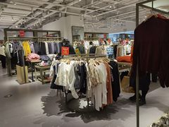 -URBAN REVIVO(北京斯普瑞斯奥特莱斯店)