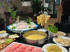 -鲜入唯煮·港式海鲜牛肉火锅(金宝街店)