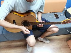 -八度音乐吉他教室(汉广店)