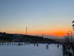 -采薇庄园四季滑雪场