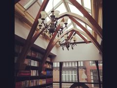 -钟书阁(松江泰晤士小镇店)