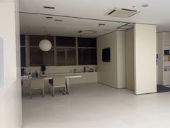 -卡罗酒店(东门晒布地铁站店)