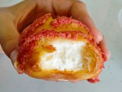 红丝绒酸奶泡芙-五味酥·现烤国民糕点集合店(甘井子万达广场店)