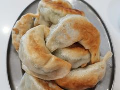 香煎鲜肉韭菜饺-芬芳甜品(体育东横街店)