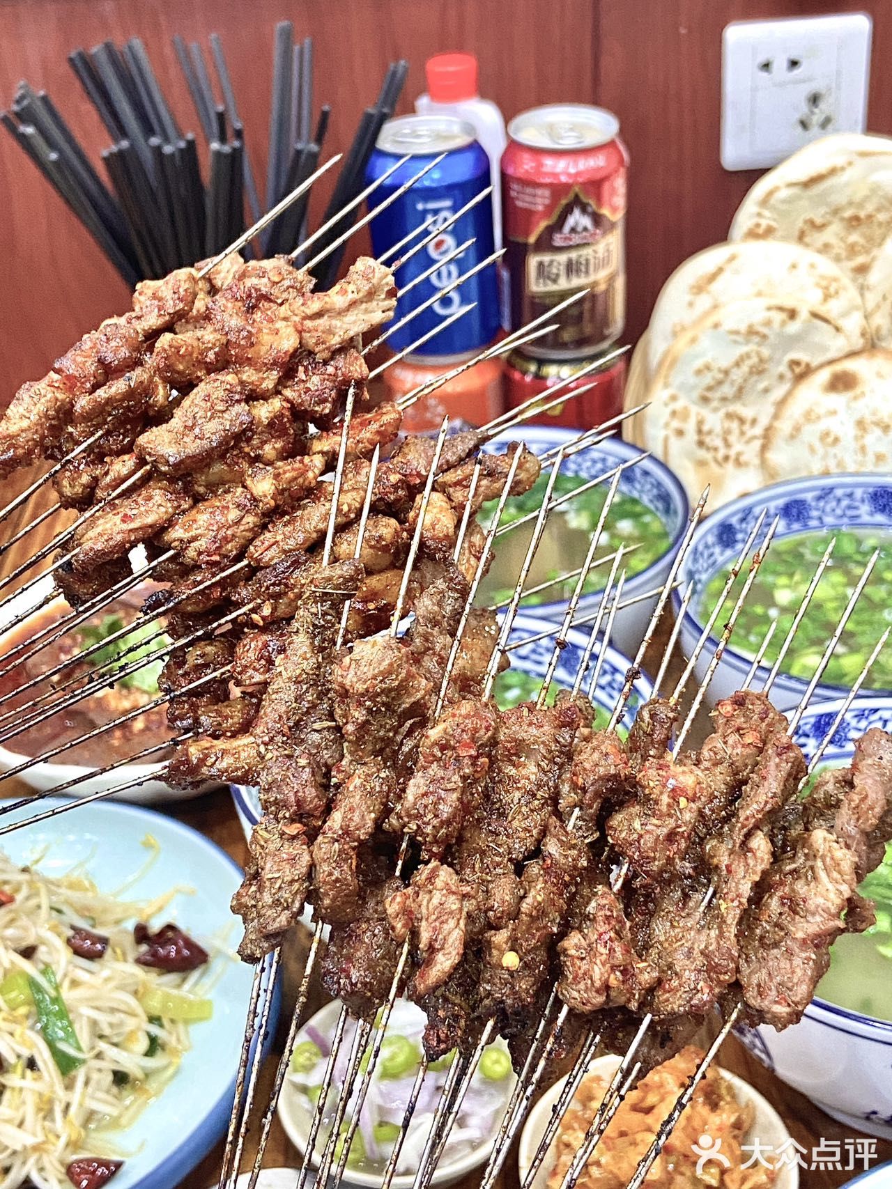 听我的！来西安第一顿吃大雁塔旁的虎子水盆羊肉