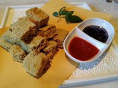 油炸臭豆腐-菲乐餐厅(三十年经营·湖滨路店)