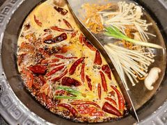 -宽板凳老灶火锅(台湾街店)