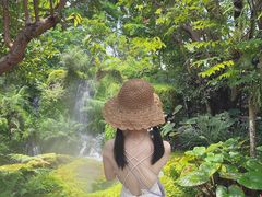 -Chom Cafe and Restaurant