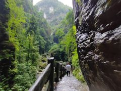 -龙水峡地缝景区