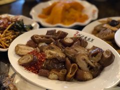 -老鼎万春卤菜(鹭湖宫8区店)