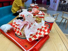 -塔斯汀中国汉堡(徐汇汇京广场店)