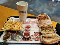 -The Habit Burger Grill 哈比特汉堡(复兴soho店)