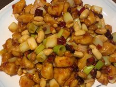-东口码头·烧鸽子·鱼头泡饼·地方菜(金鹰悦城店)