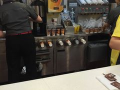 -麦当劳(轻轨曹杨路店)