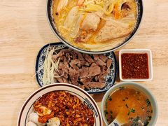 蚵仔卤肉饭-巷仔内·台湾卤肉饭(七宝店)