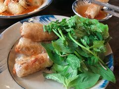 -Cuc Gach Quan Restaurant