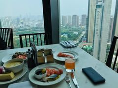 靠窗位-君悦酒店·乐厨·高空自助餐(青年大街店)