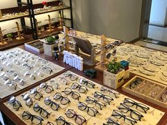 -肆兮眼镜·蔡司·徕卡战略合作店(大坪店)