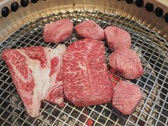 -铭牛烧肉·和牛海鲜自助(高新月牙湖店)