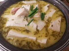 鸡汁雪菜豆腐煲-蜜桃餐厅·伴山(湖滨商业街店)