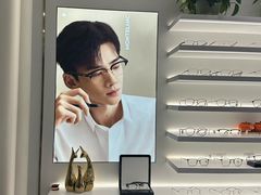 -镜客眼镜(浦江欢乐颂店)