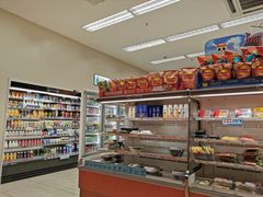 -全家便利店(江湾镇站店)