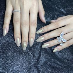 -花岐款式专研健康美甲沙龙