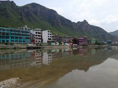 -百里峡七彩艺术小镇