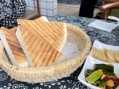 -八两八金·莱芜特色炒鸡(市南漳浦路店)