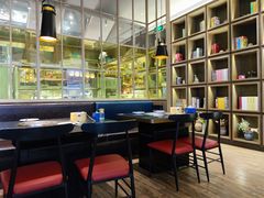 -钱小奴海鲜自助黑金店(杭州滨江龙湖店)