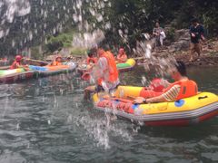 -安吉龙王山峡谷漂流