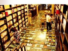 -钟书阁(松江泰晤士小镇店)