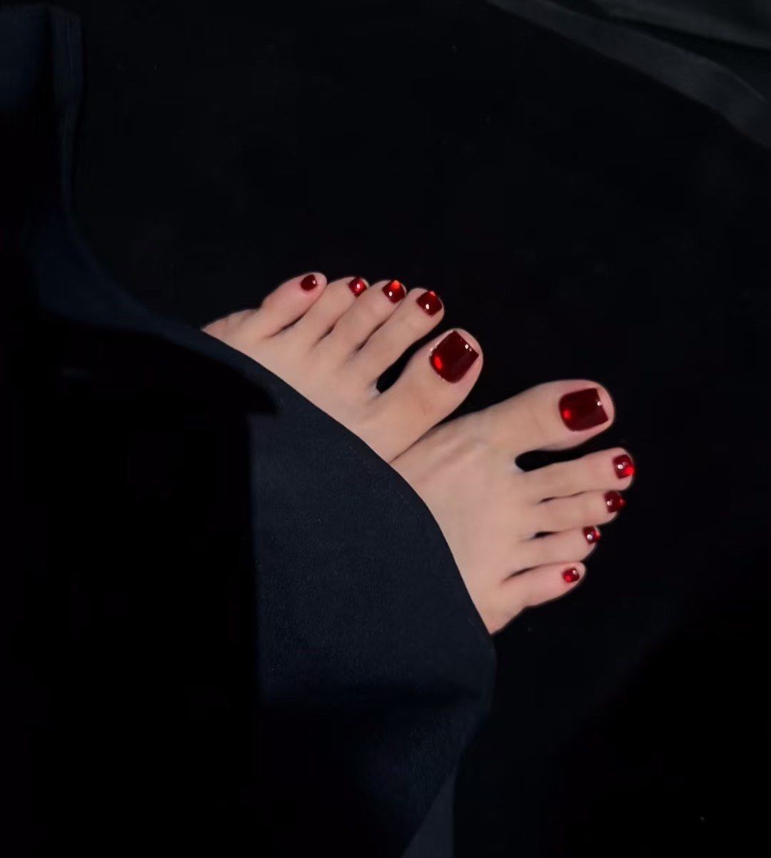 非常女人人红色脚丫