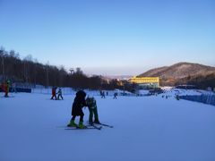 -亚布力新体委滑雪场