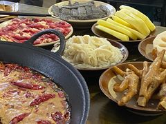 -黄潇洒老火锅(九眼桥宏济巷店)