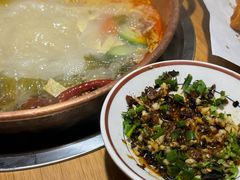 -洱火云南酸菜牛肉火锅(石景山当代商城店)