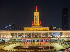 -墨客悦庭酒店(长沙麓谷涉外经济学院店)