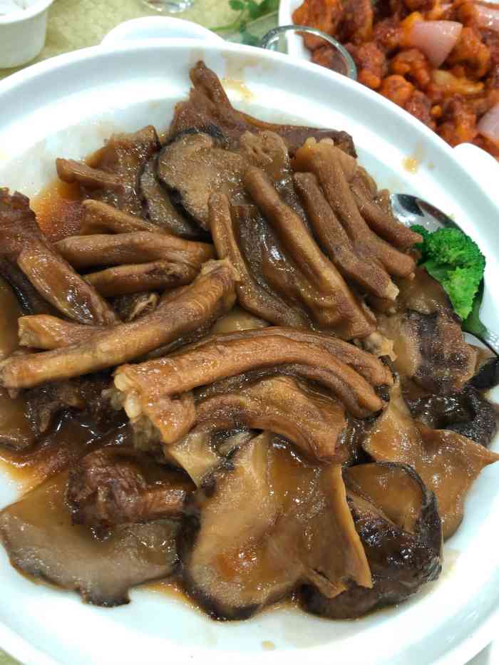 明记海鲜酒家-"黄埔老字号了,服务很好,环境舒适,总体色.