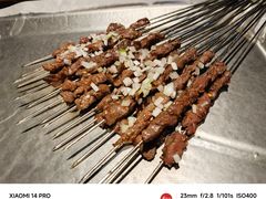 -三个大叔烤羊肉串·歌手驻唱·碳烤鲜肉(西三旗店)