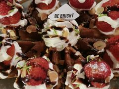 草莓忌廉华夫饼-BE BRIGHT KITCHEN(正佳广场店)