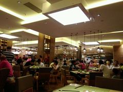 -华邑酒店·鲜艳全日自助餐厅