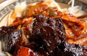 Braised Pork with Knife-Sliced Noodles