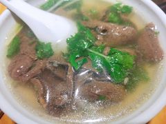-大众跷脚牛肉馆·非遗传承单位(峨眉山店)
