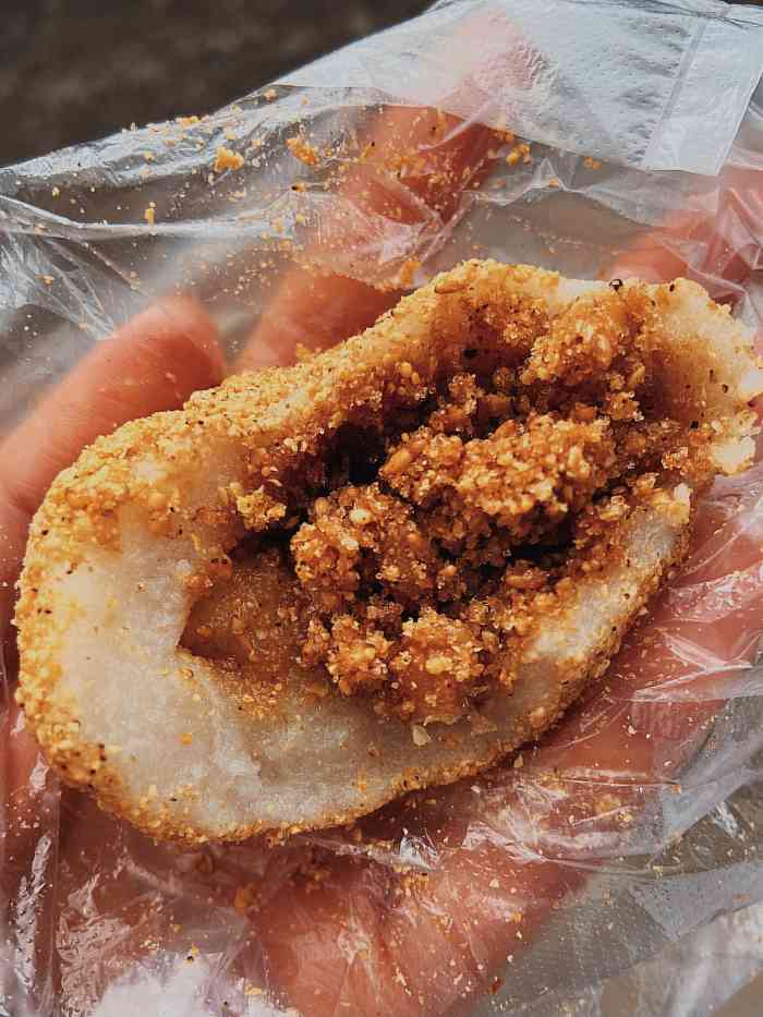 米文军小豆糕-"去了几次都没买到,这次终于买到了沙糕和糖.