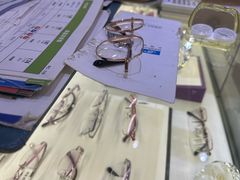 -光明眼镜·蔡司授权(徐泾店)